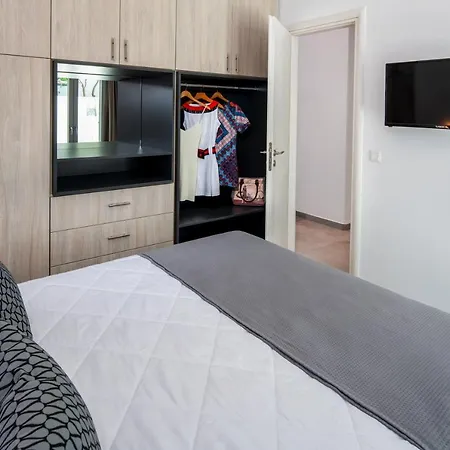 Thiramor Apartment *